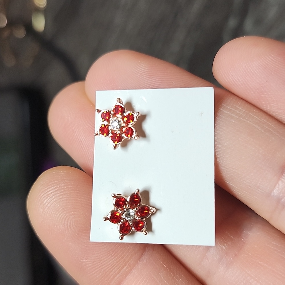 🌈 Rose Gold Tone, 4A Cz Crystal Super Shiney Red Flower Stud Earrings